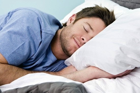 Поза в которой вы спите влияет на кровообращение и дыхание вашего организма.